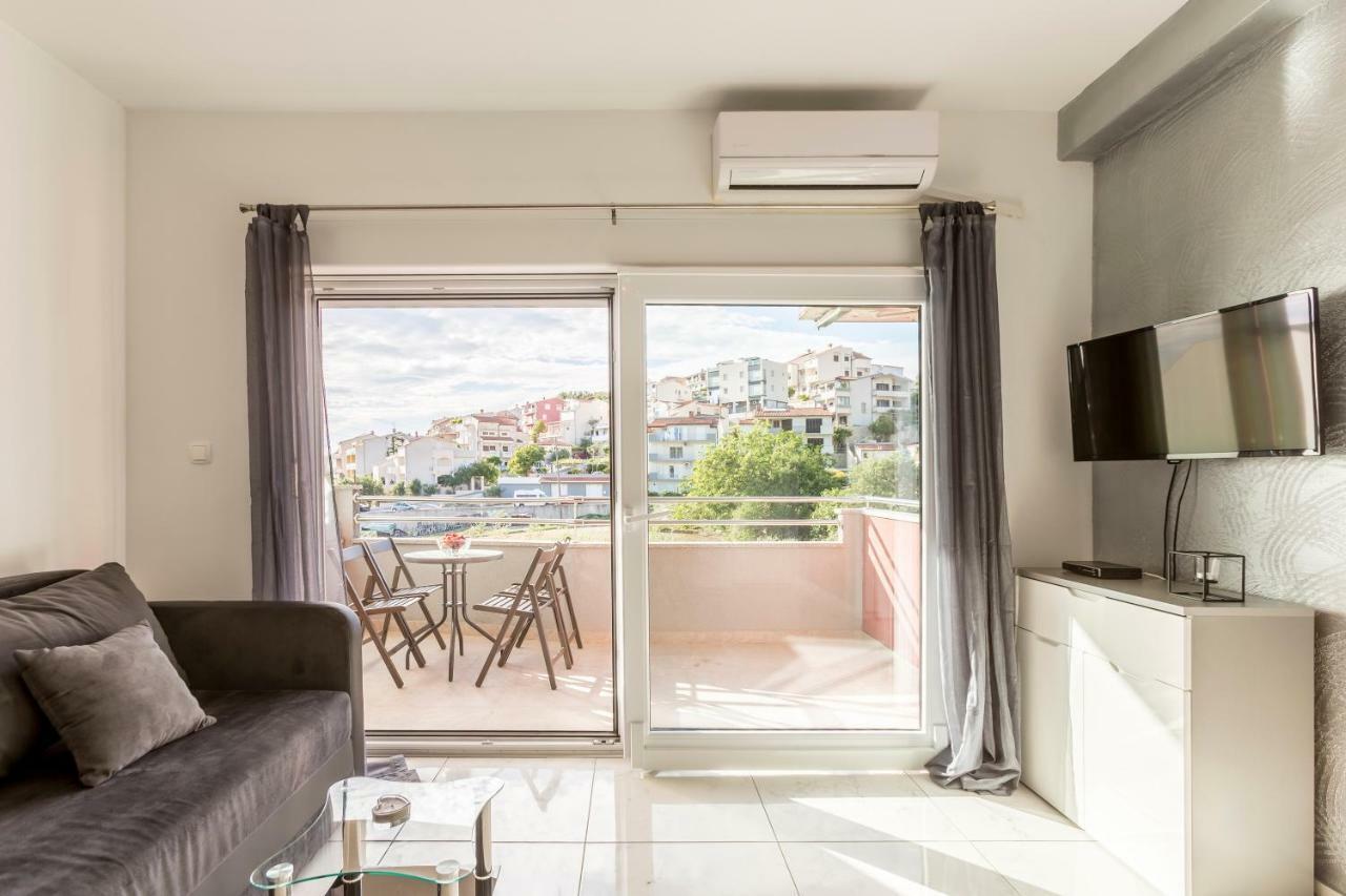 Apartments Karlo Подстрана Экстерьер фото